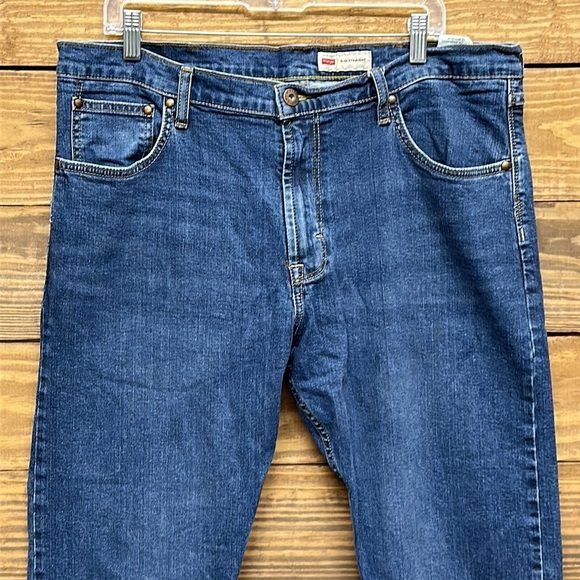 Wrangler Men’s Jeans - Picture 2 of 9